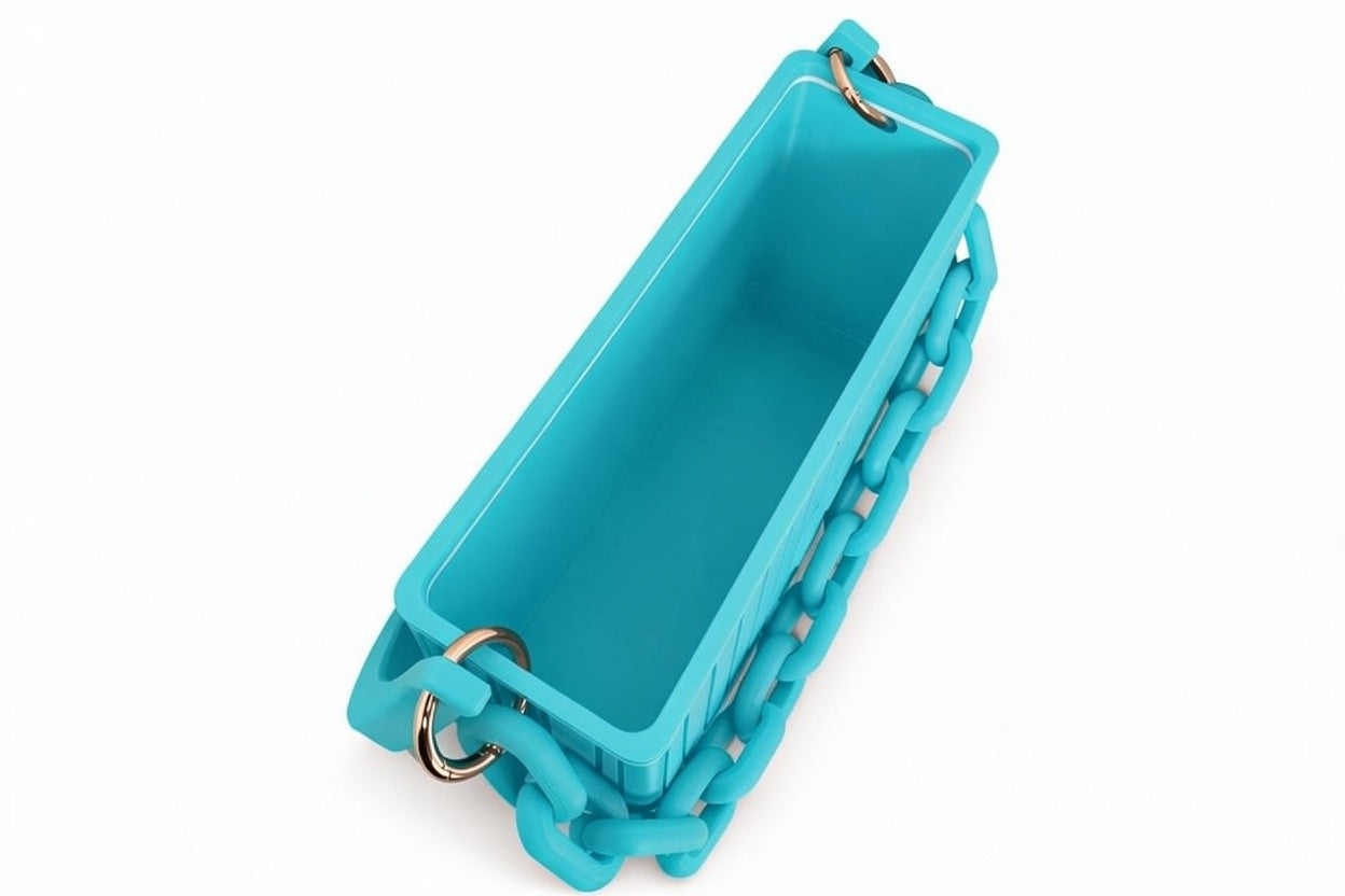 Türkisfarbene 3D gedruckte Handtasche von Banjor in der Innenansicht mit Kette und modernem Stil